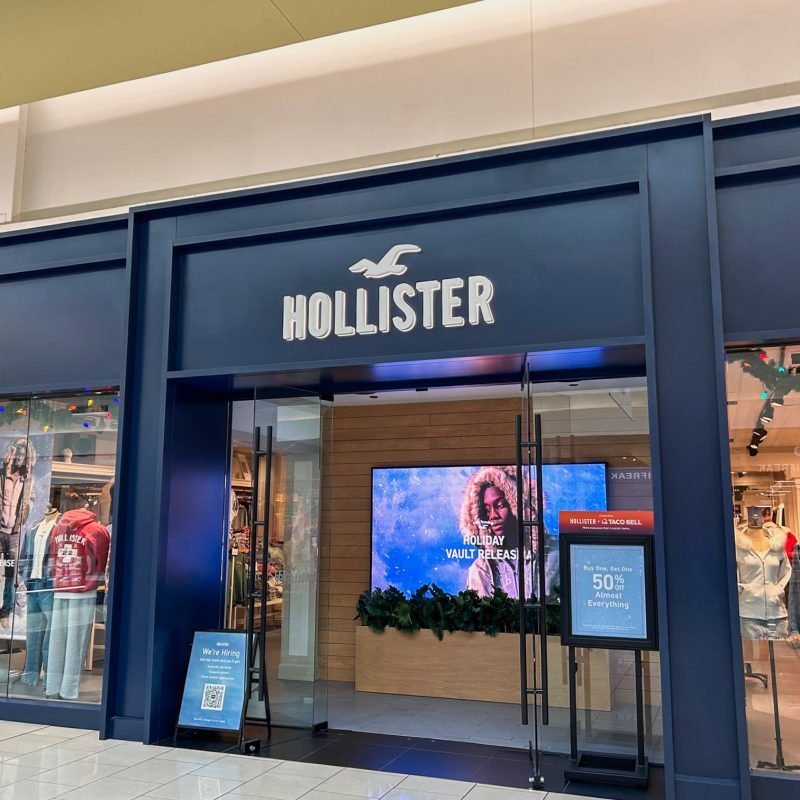 Hollister_Storefront